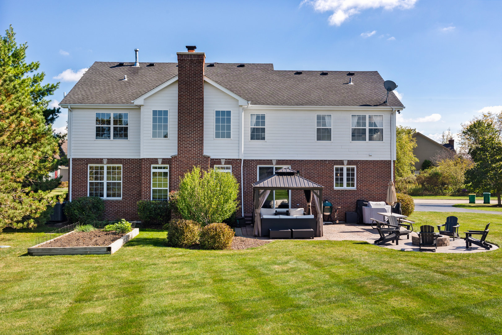 2 Hawthorn Grove Circle