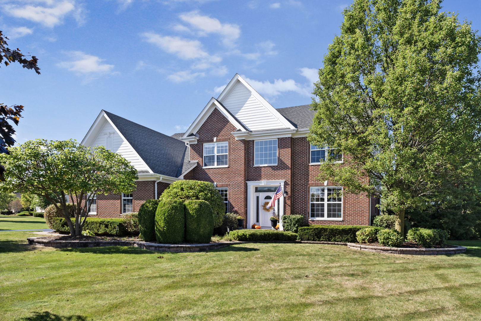 2 Hawthorn Grove Circle