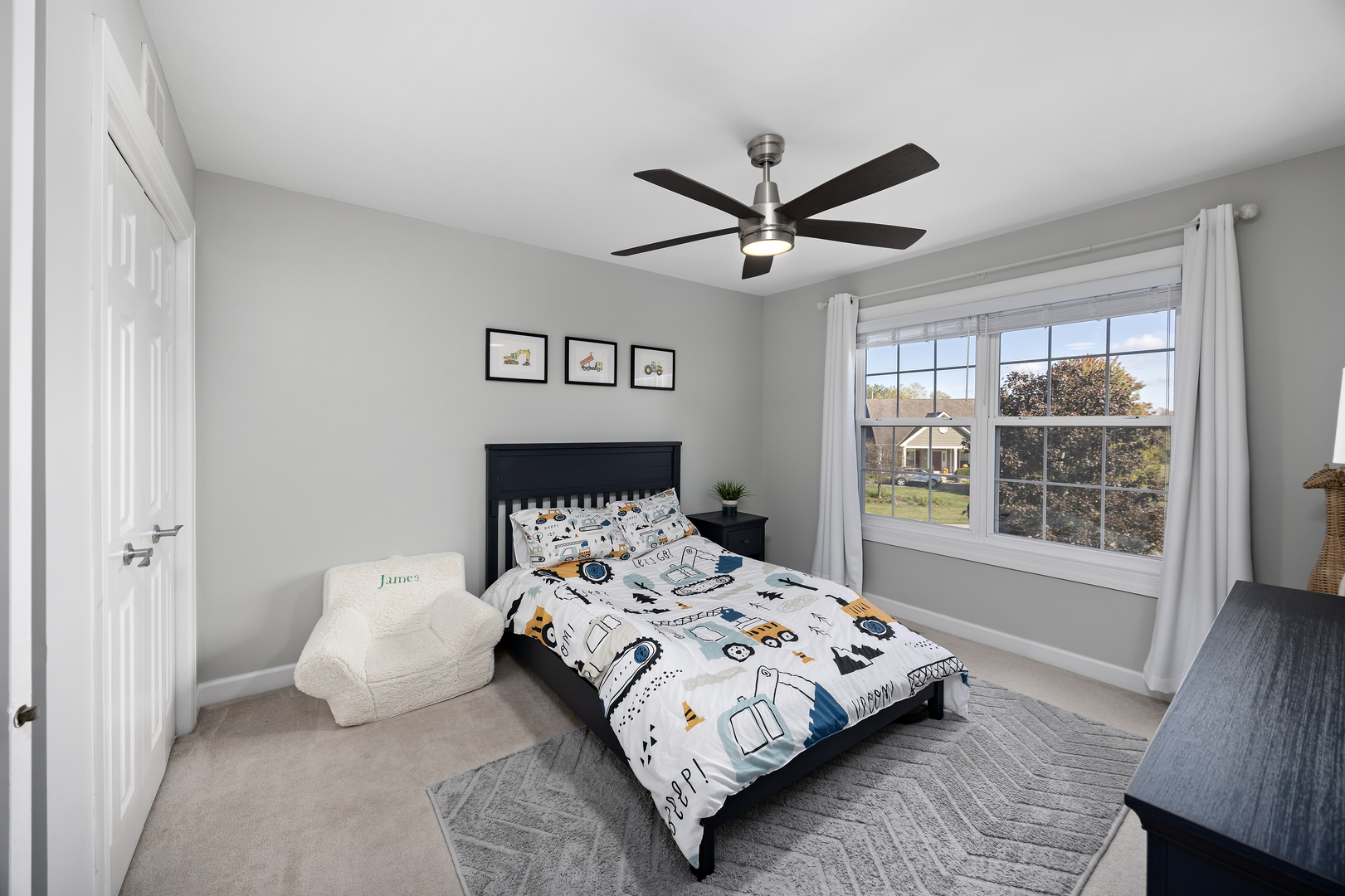2 Hawthorn Grove Circle