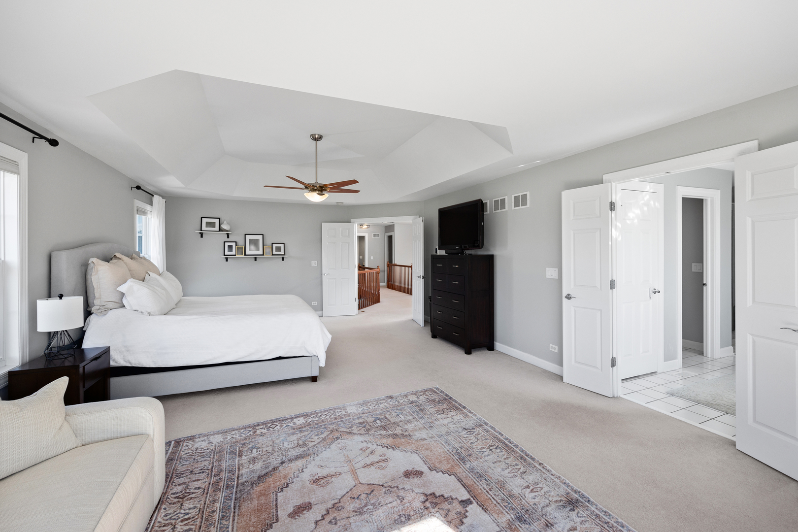 2 Hawthorn Grove Circle