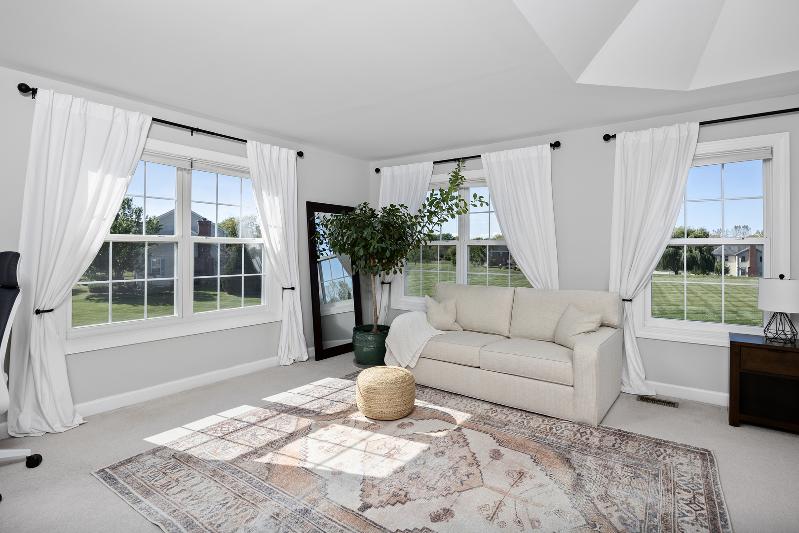 2 Hawthorn Grove Circle
