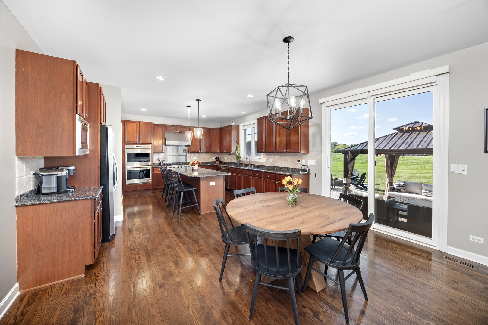 2 Hawthorn Grove Circle
