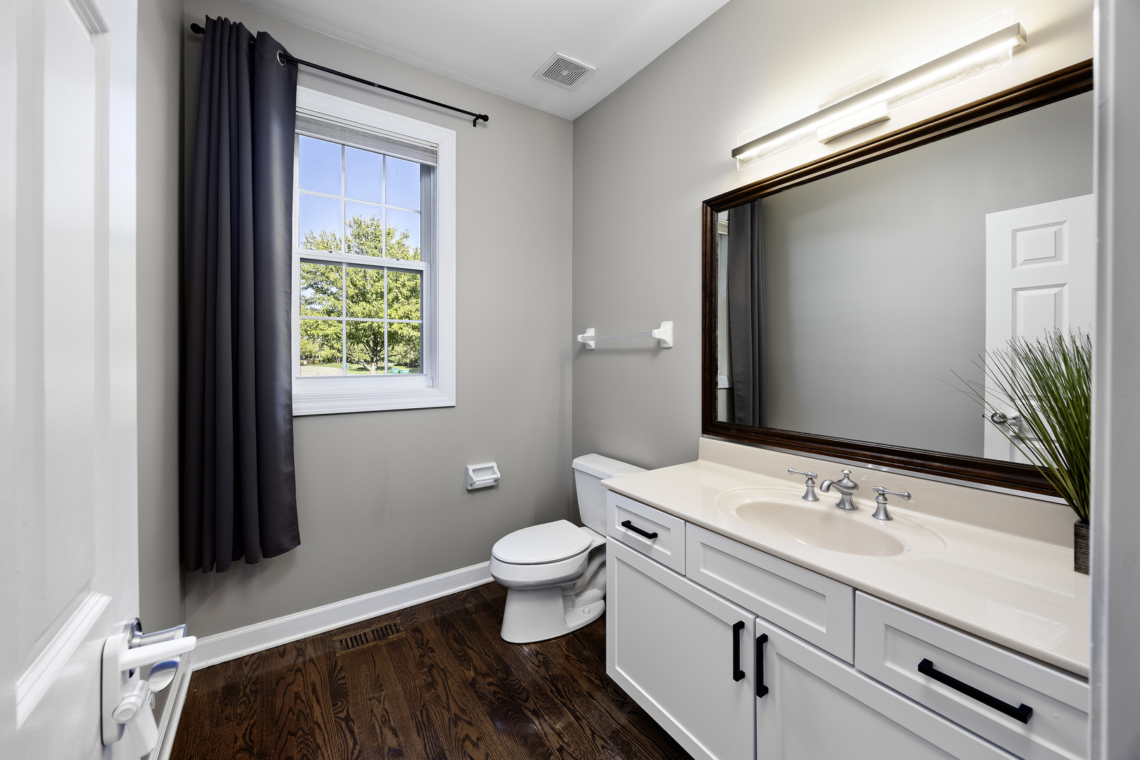 2 Hawthorn Grove Circle