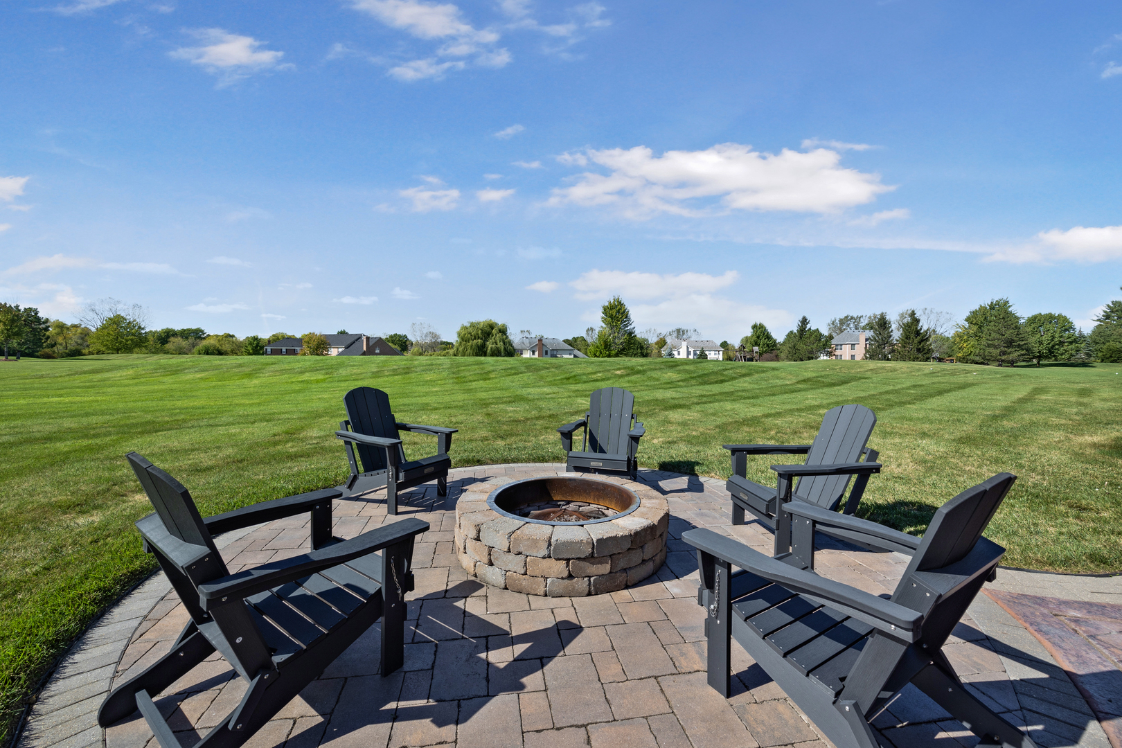 2 Hawthorn Grove Circle