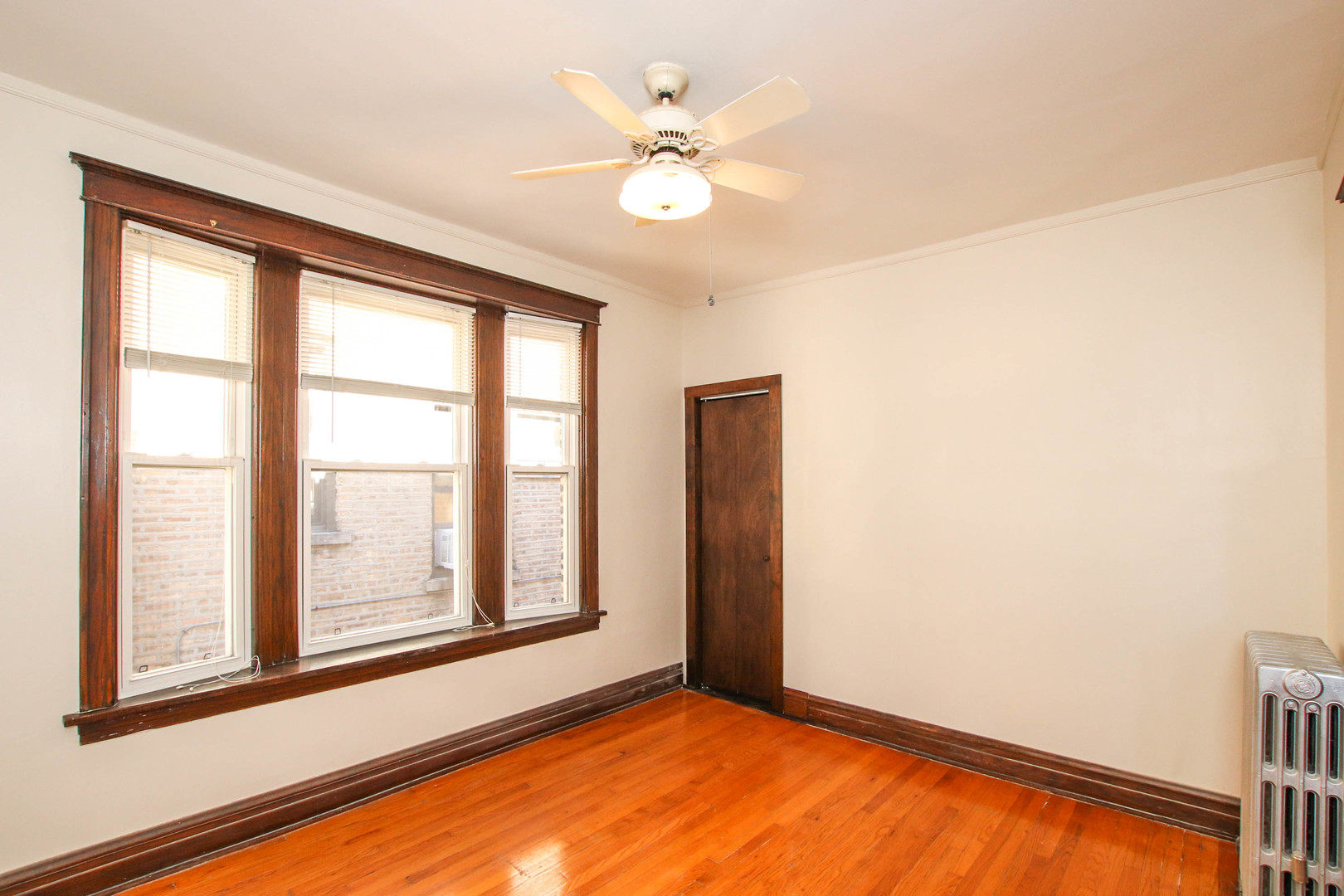 6630 N Newgard Avenue Unit: 3