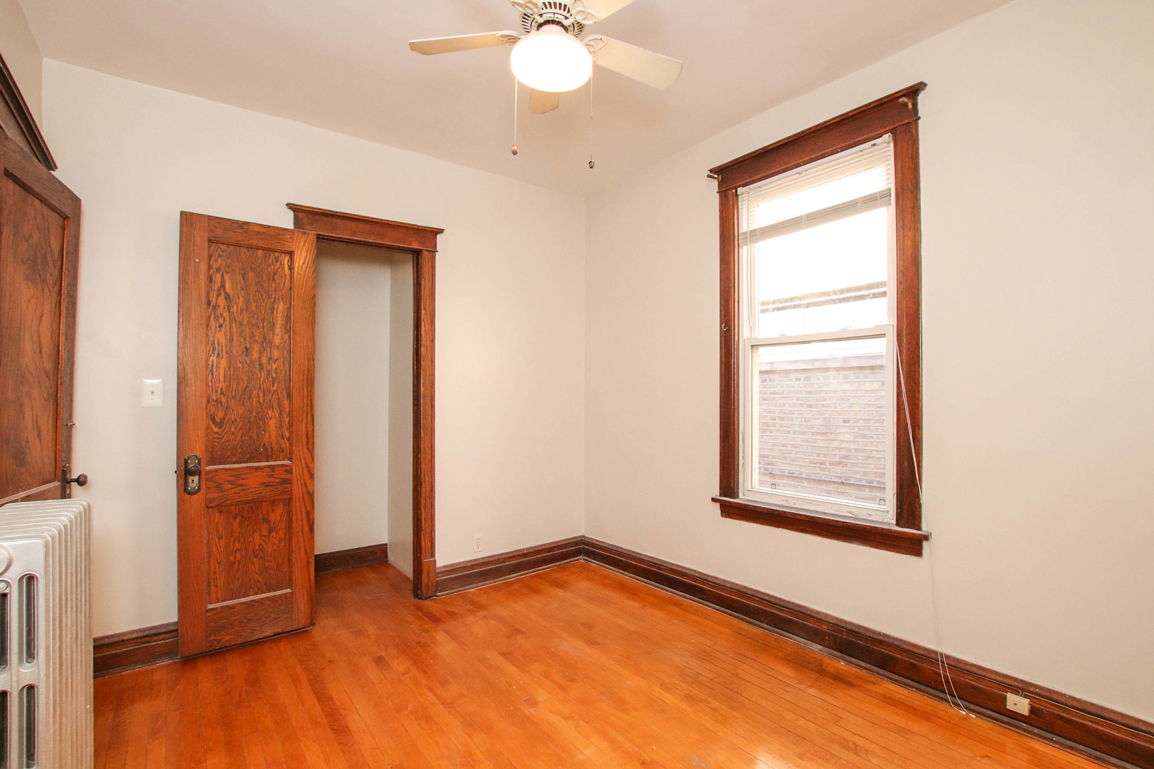 6630 N Newgard Avenue Unit: 3