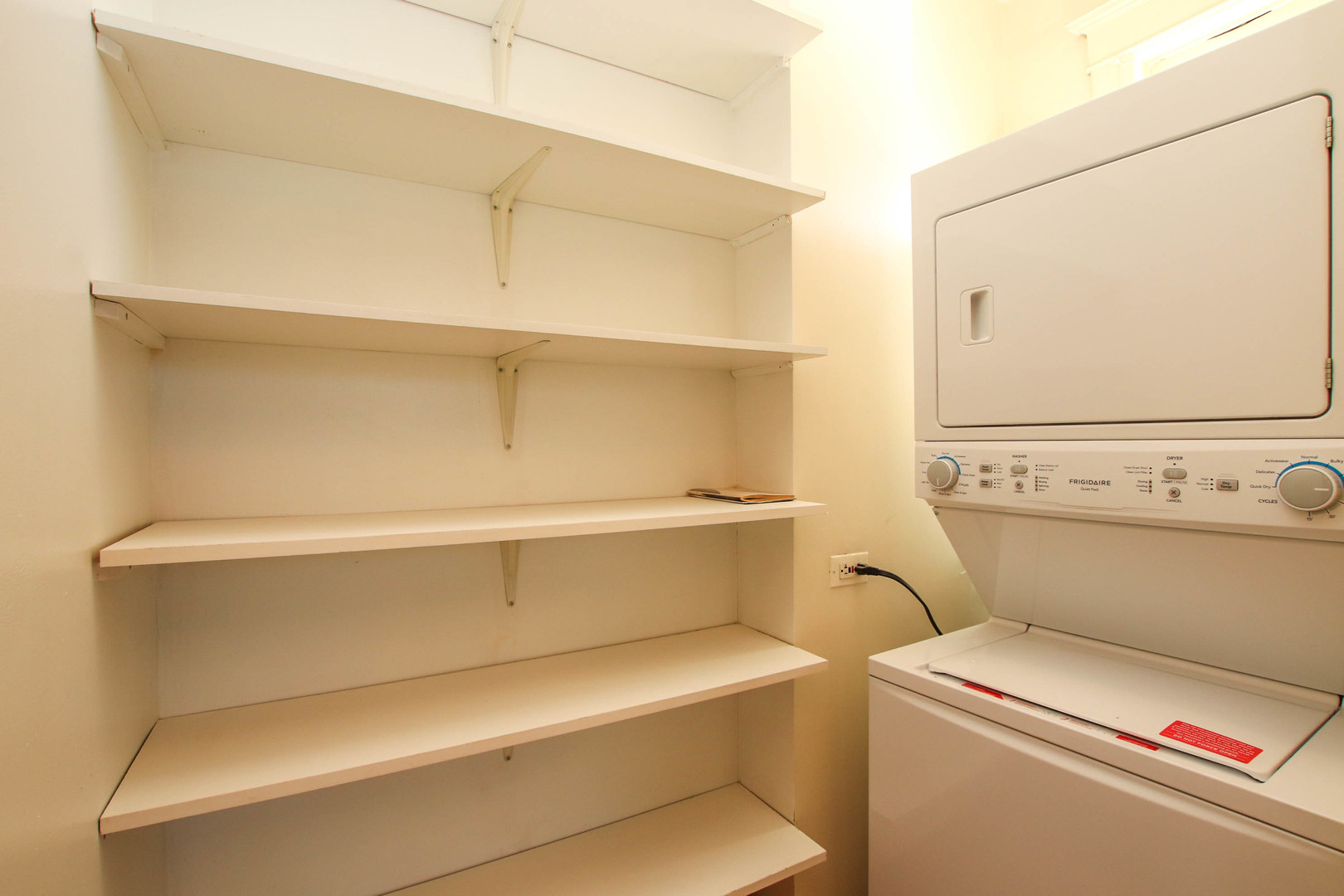 6630 N Newgard Avenue Unit: 3