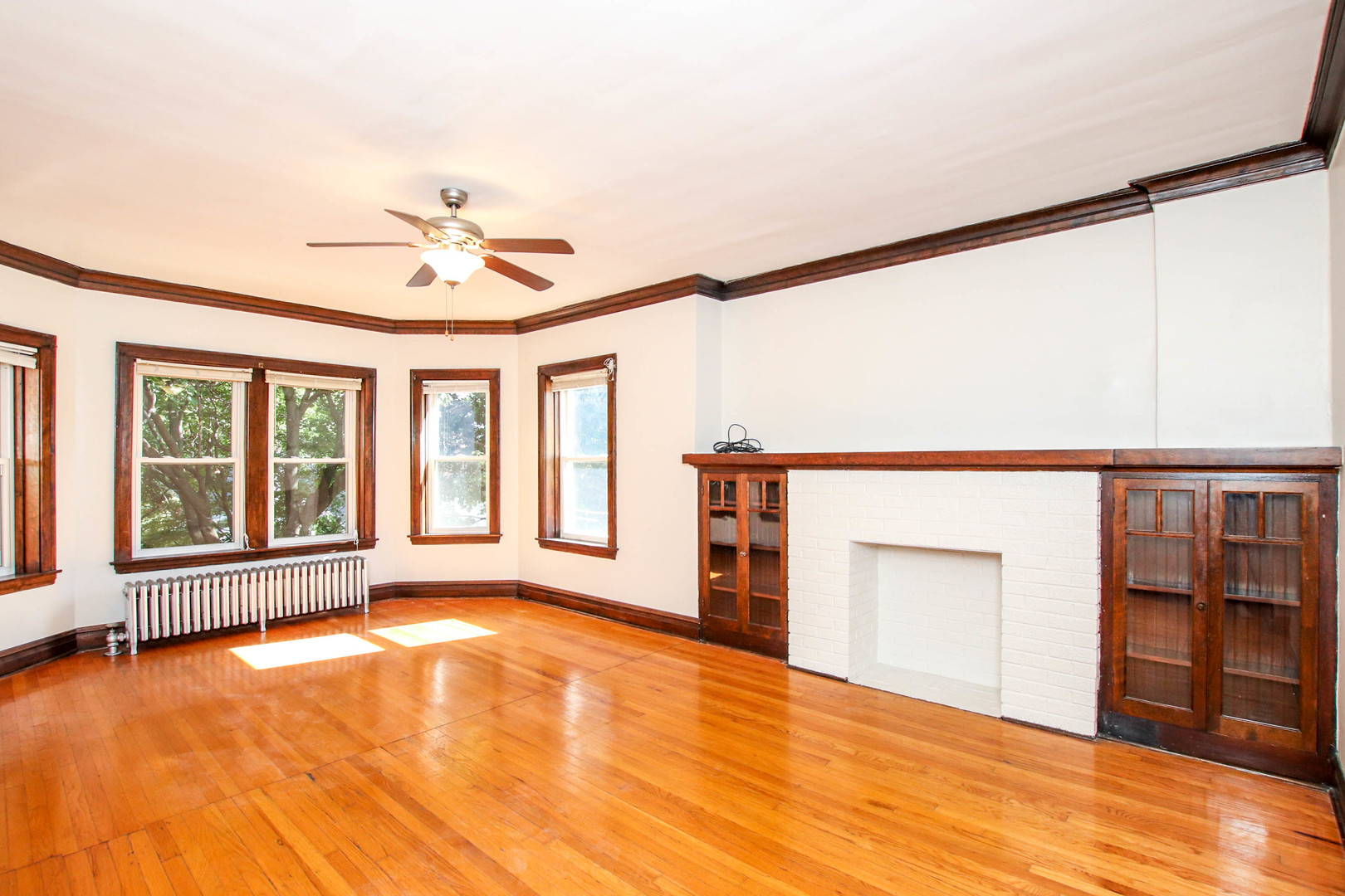 6630 N Newgard Avenue Unit: 3