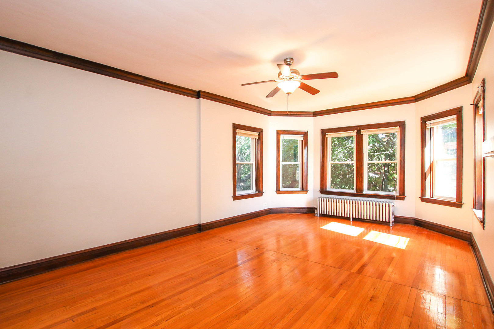 6630 N Newgard Avenue Unit: 3