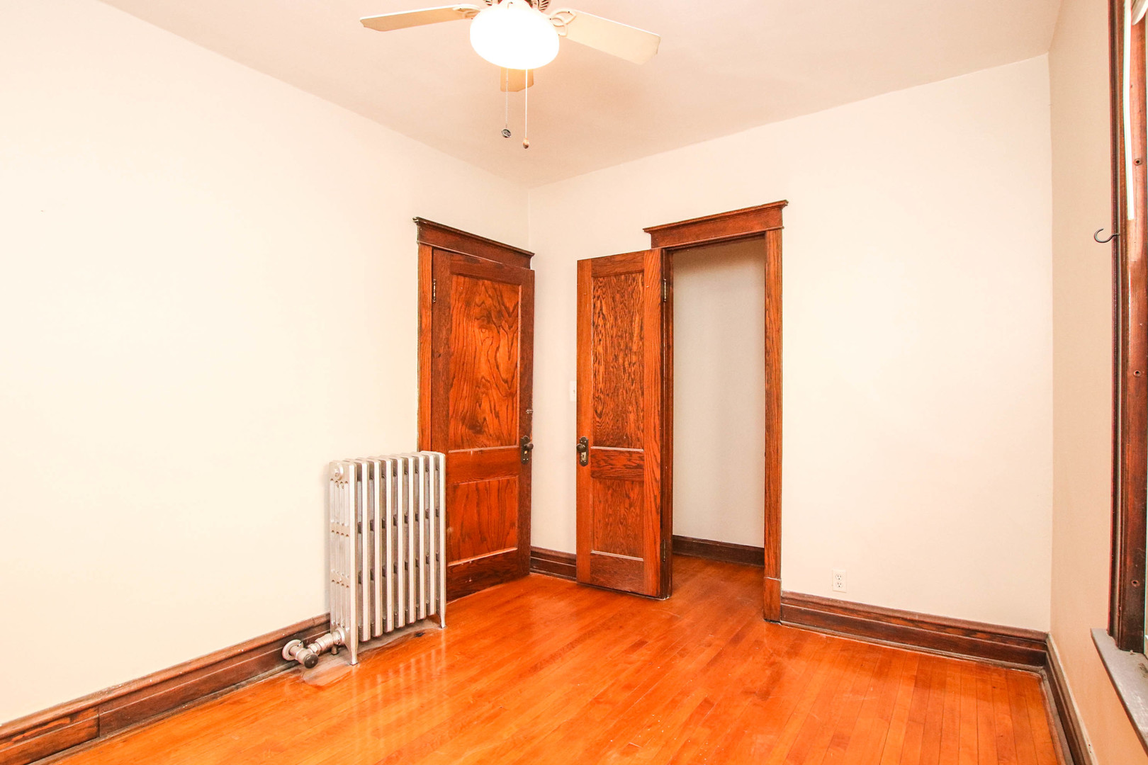 6630 N Newgard Avenue Unit: 3