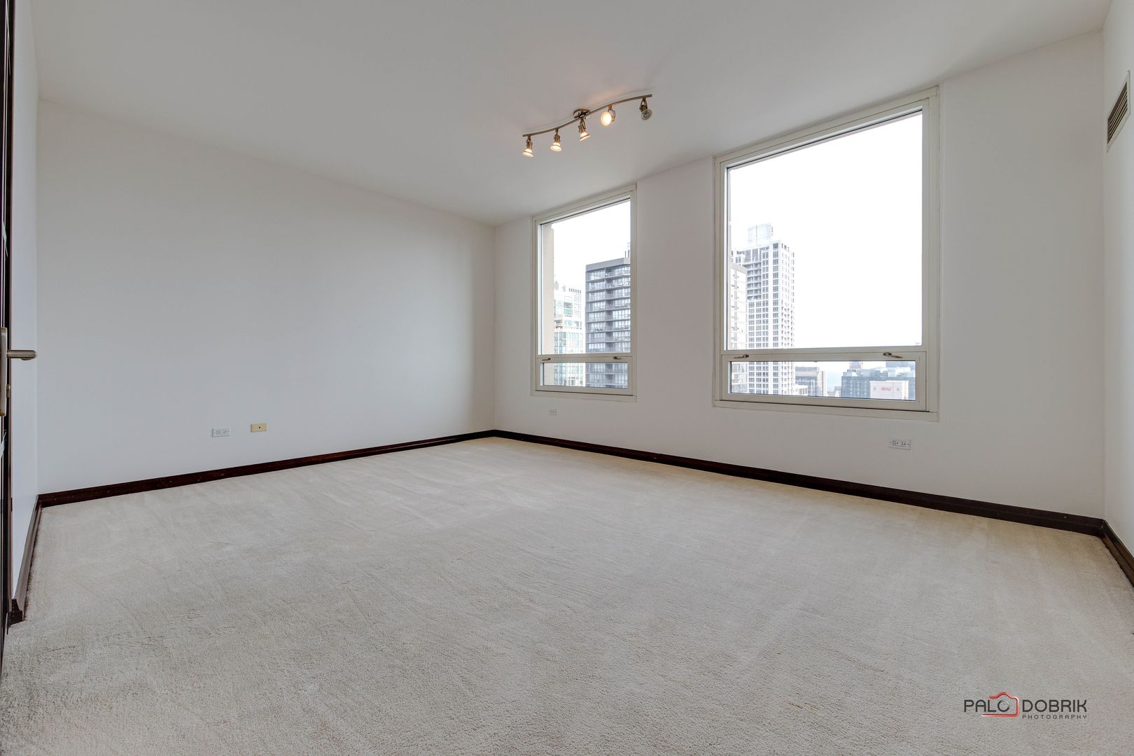 33 W ONTARIO Street Unit: 42B