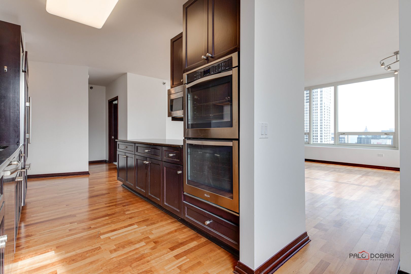 33 W ONTARIO Street Unit: 42B