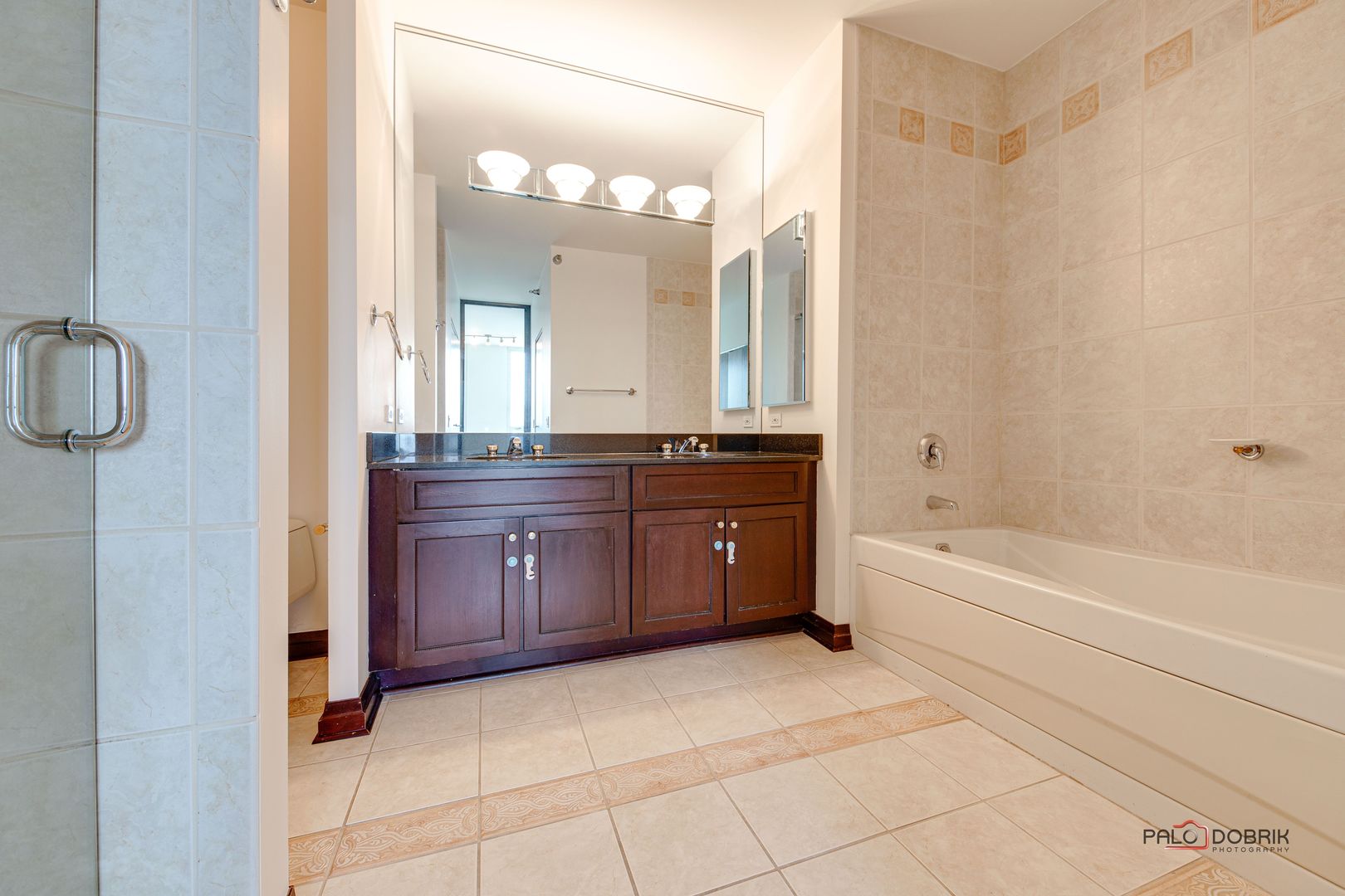 33 W ONTARIO Street Unit: 42B