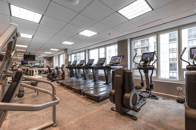 33 W ONTARIO Street Unit: 42B