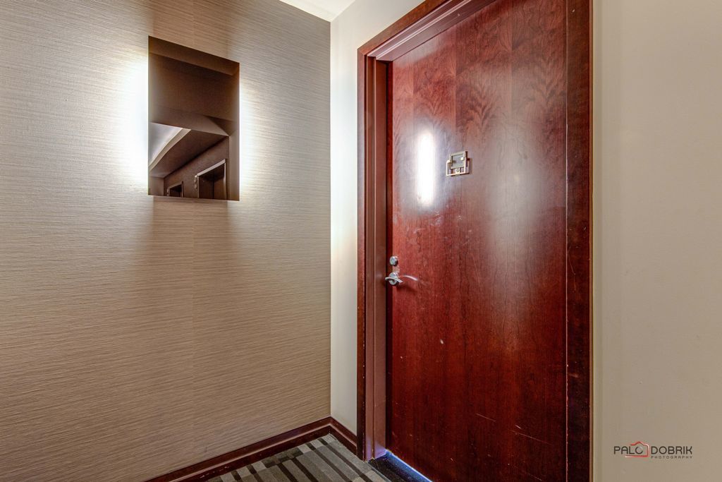 33 W ONTARIO Street Unit: 42B