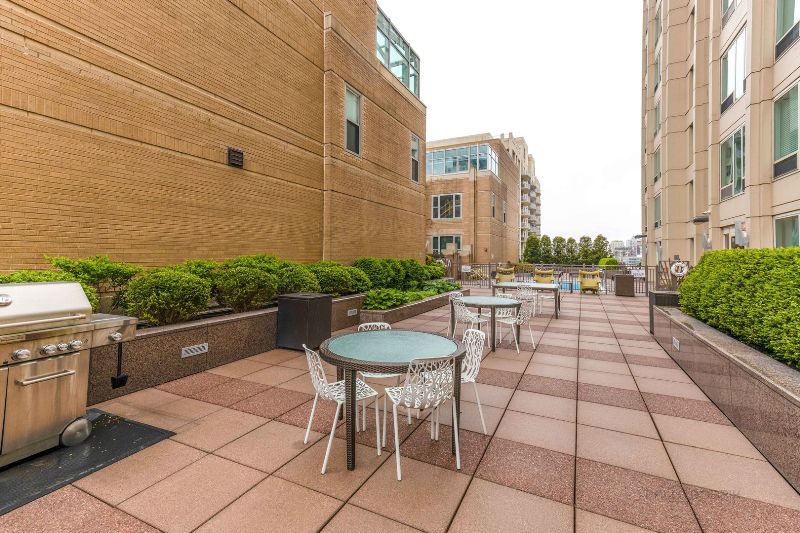 33 W ONTARIO Street Unit: 42B