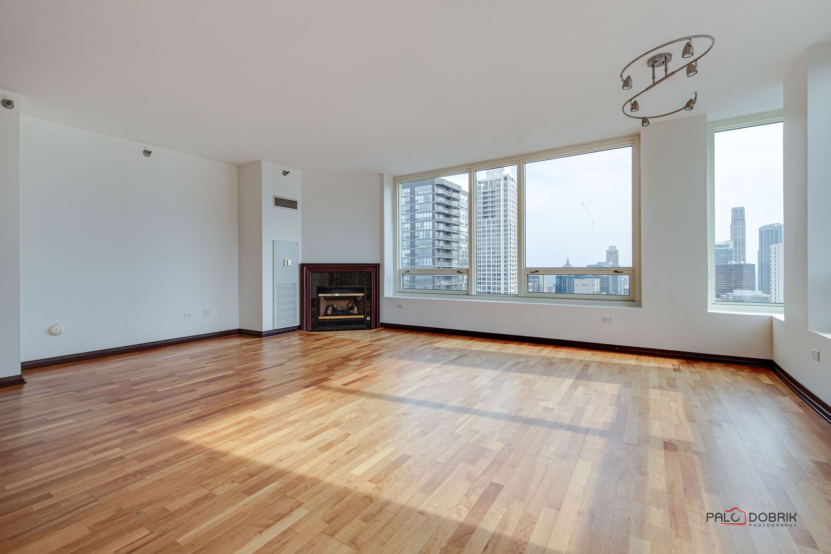 33 W ONTARIO Street Unit: 42B