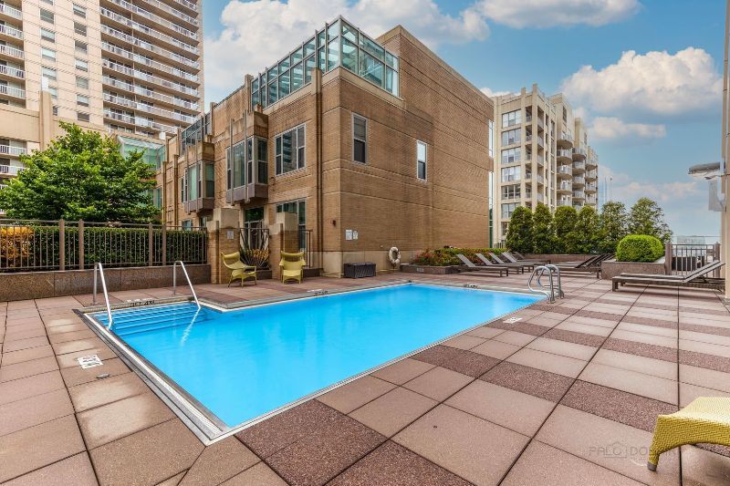 33 W ONTARIO Street Unit: 42B