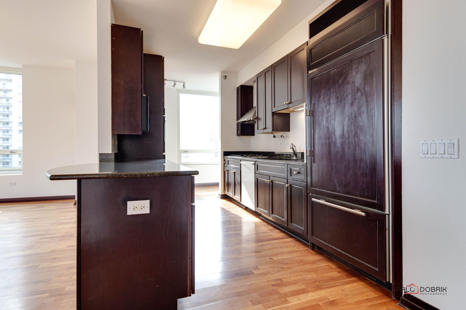 33 W ONTARIO Street Unit: 42B