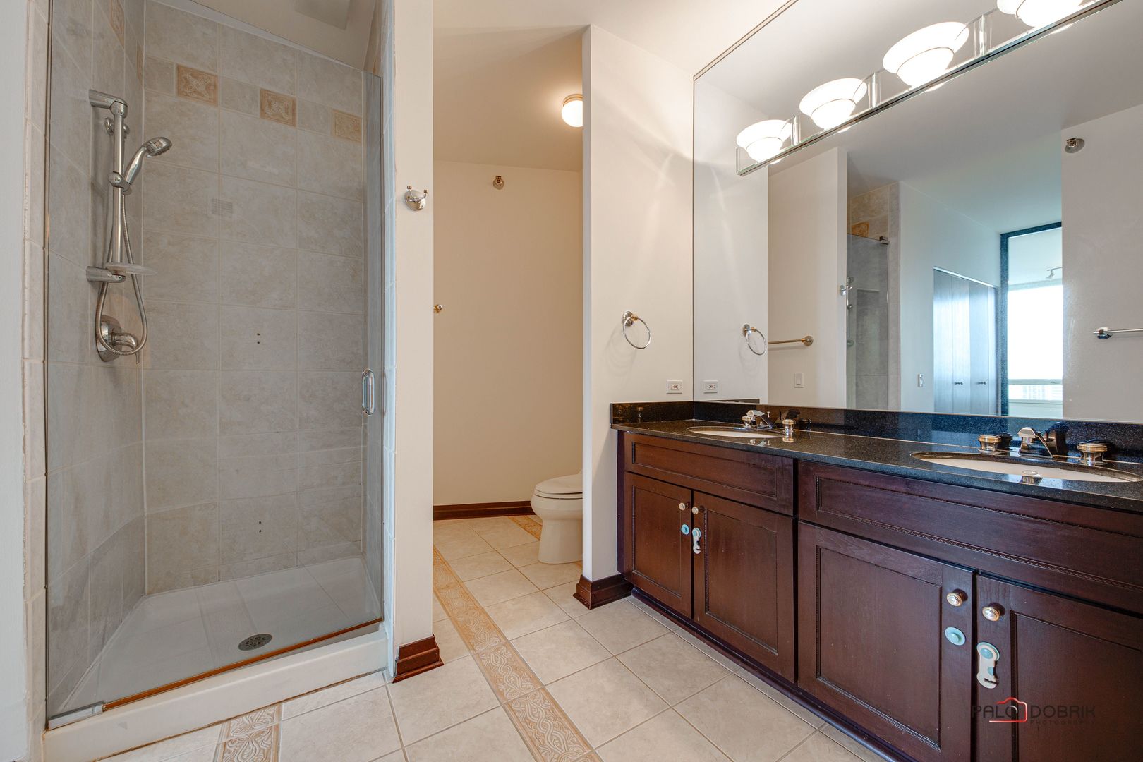 33 W ONTARIO Street Unit: 42B