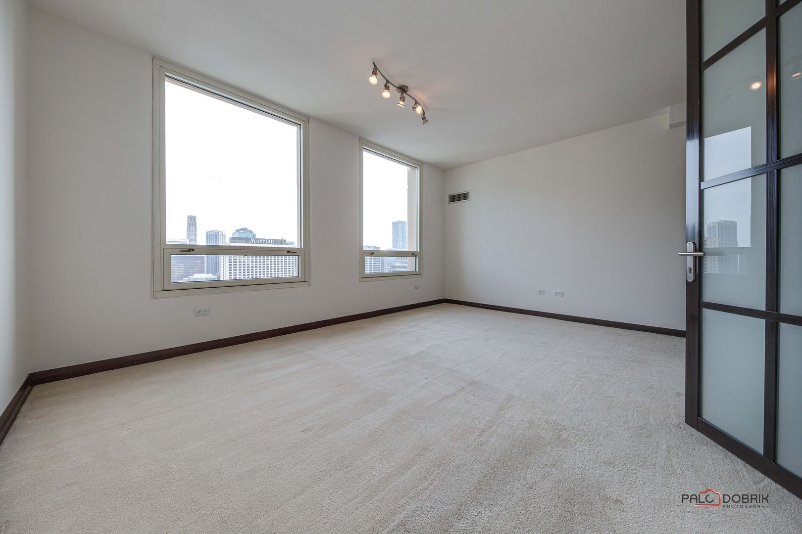 33 W ONTARIO Street Unit: 42B