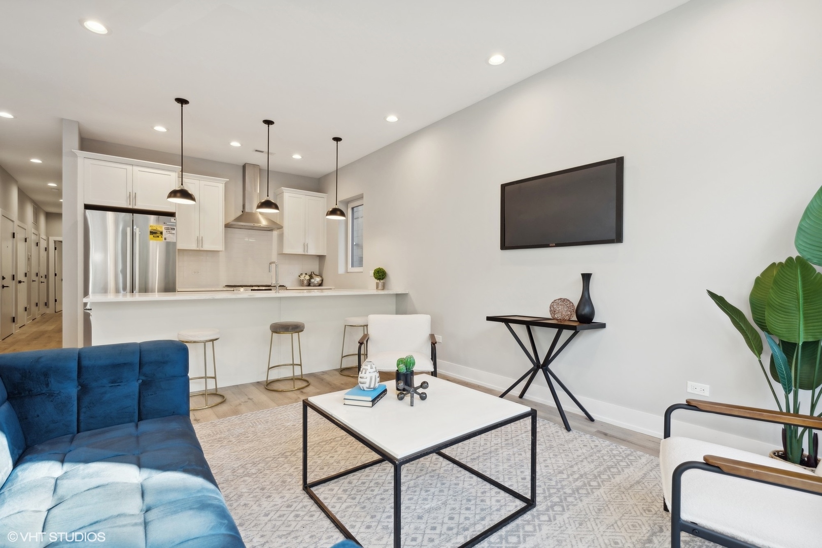 3341 N Sheffield Avenue Unit: 1N