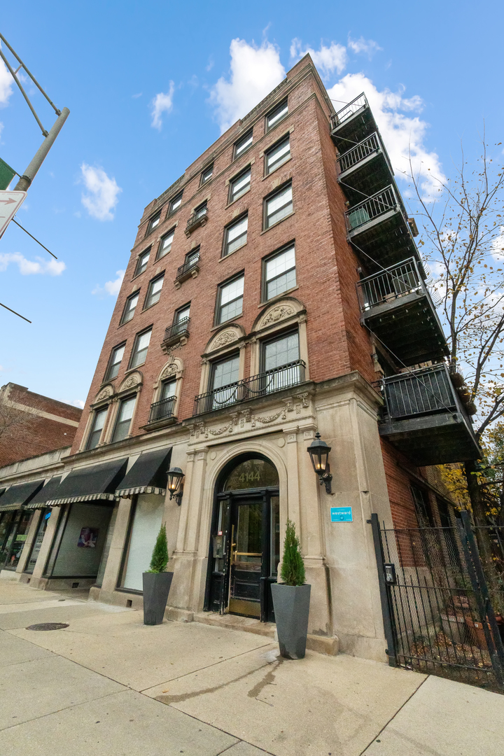 4144 N Sheridan Road Unit: 303