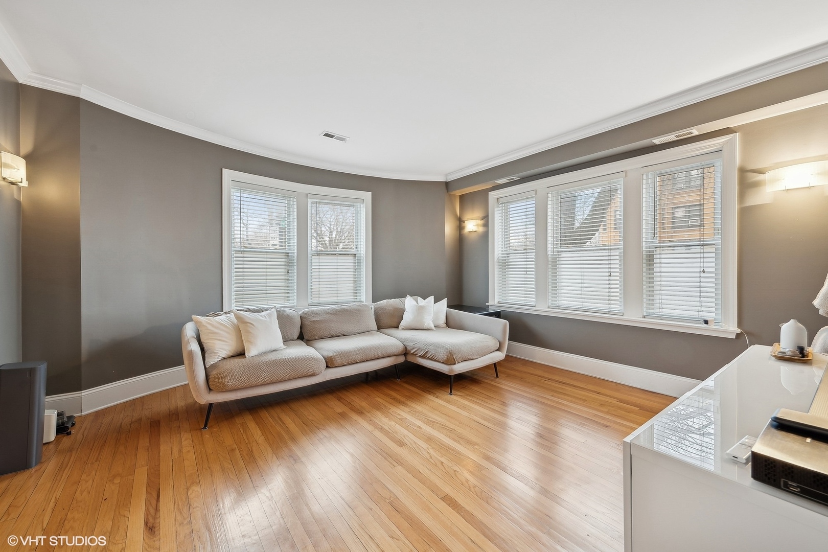 1424 W CULLOM Avenue Unit: 1