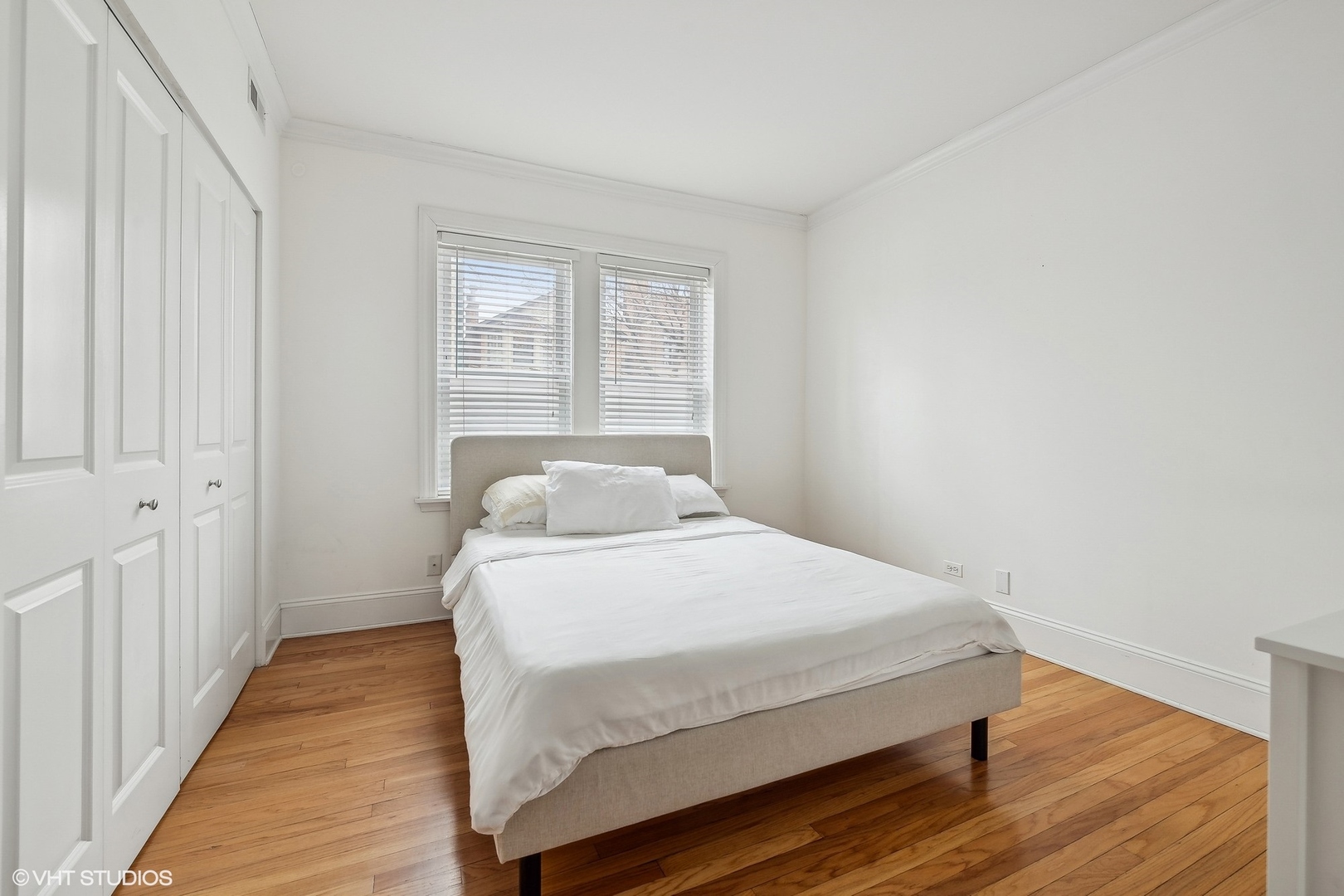 1424 W CULLOM Avenue Unit: 1