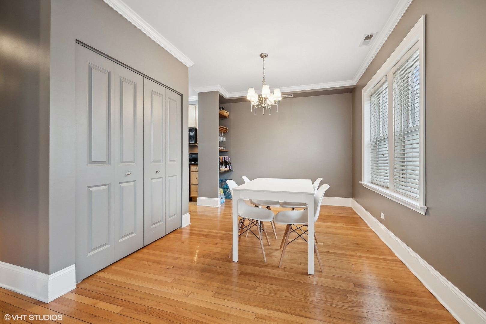 1424 W CULLOM Avenue Unit: 1