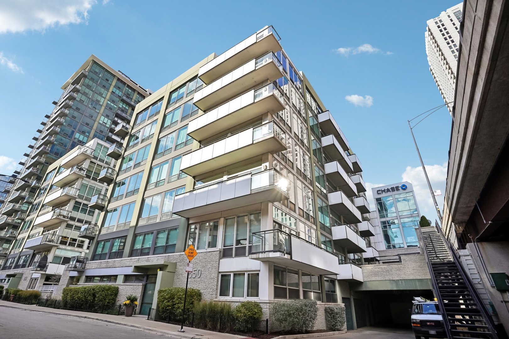 650 W WAYMAN Street Unit: 604C