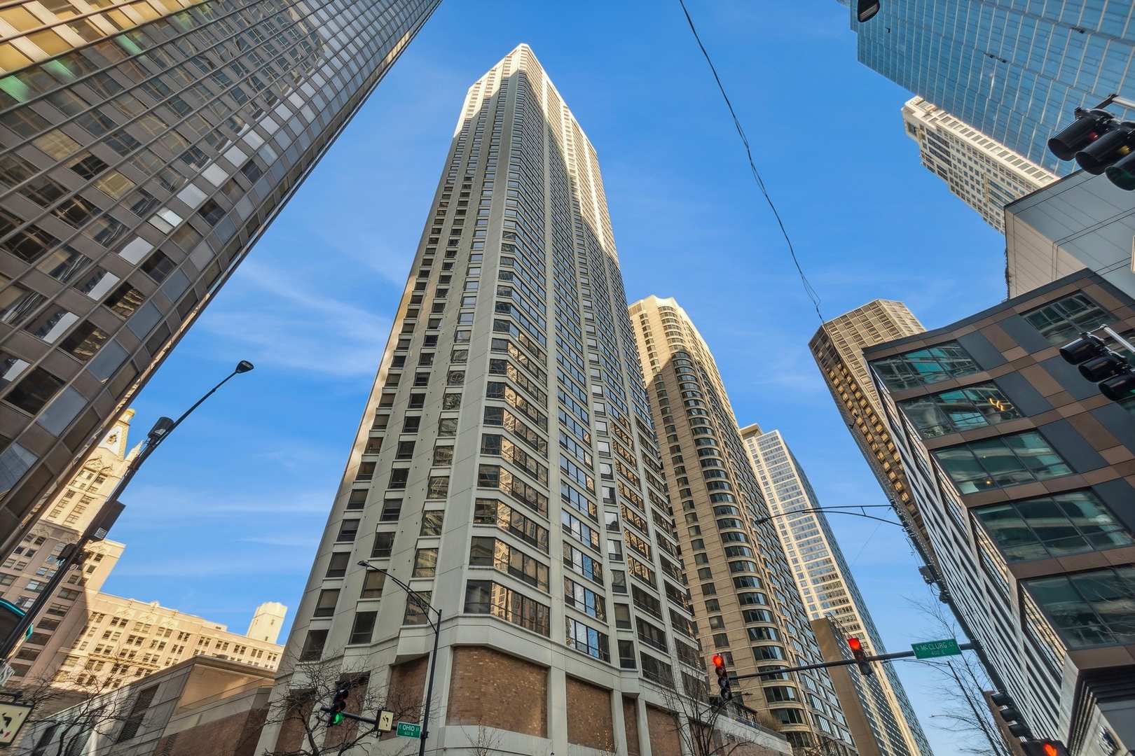 400 E OHIO Street Unit: 4003