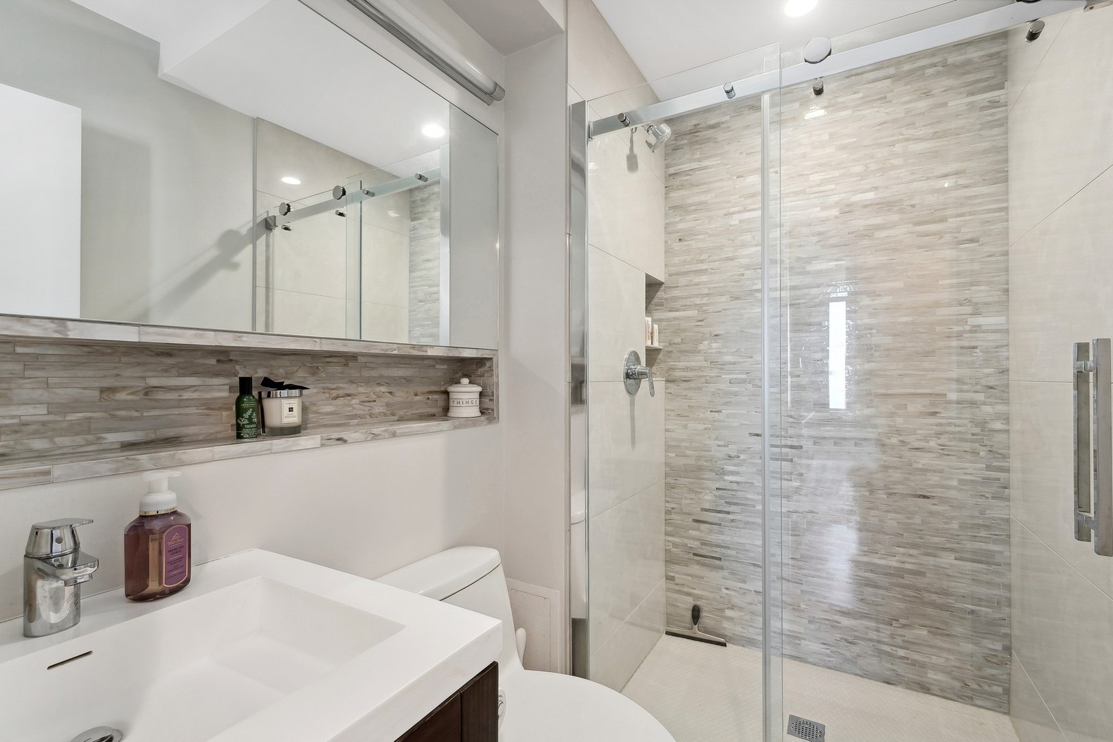 400 E OHIO Street Unit: 4003