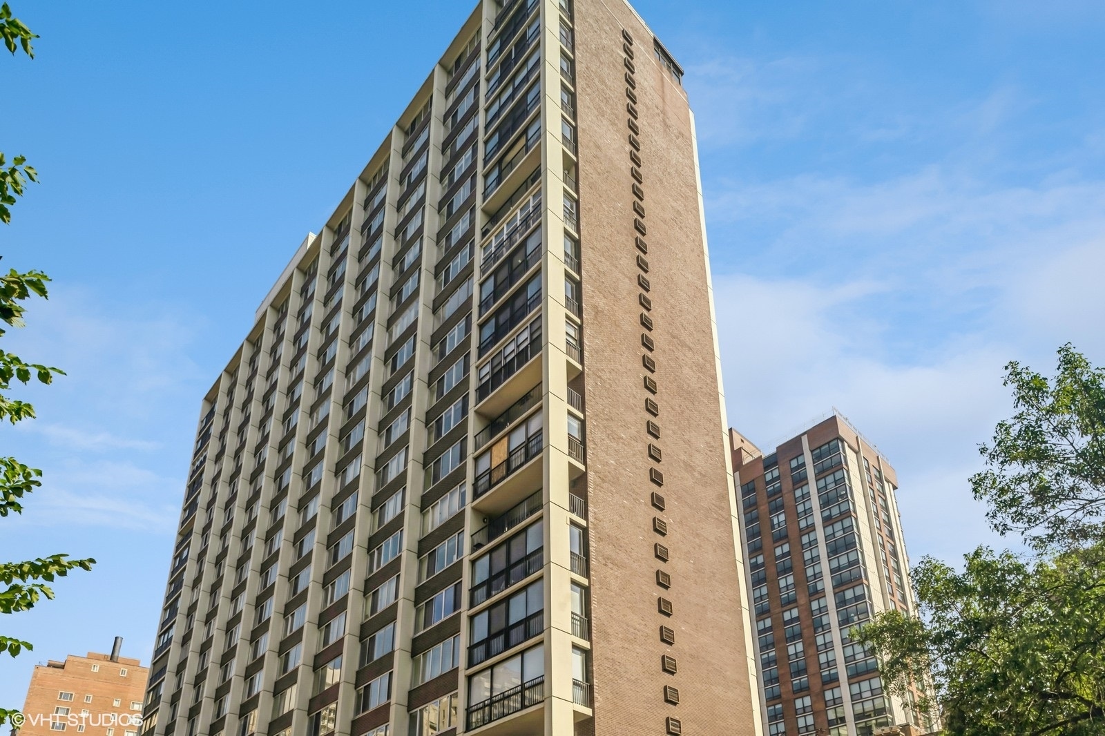 1 E Schiller Street Unit: 16B