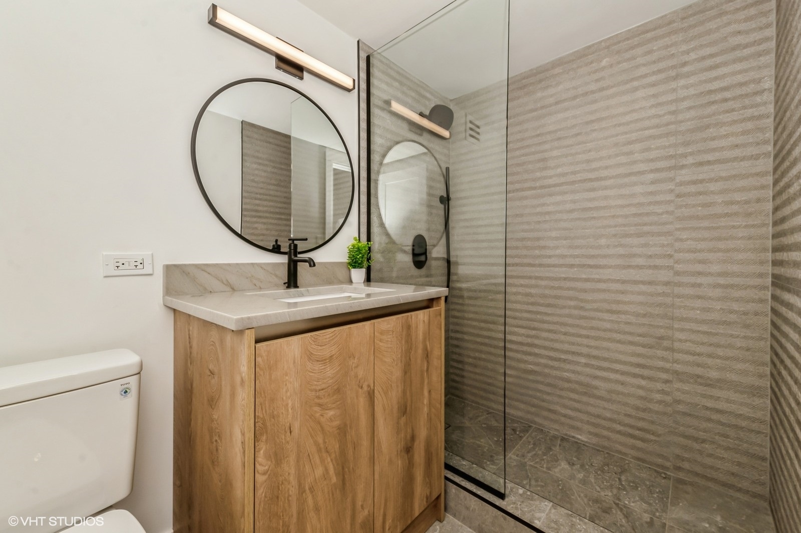 1 E Schiller Street Unit: 16B