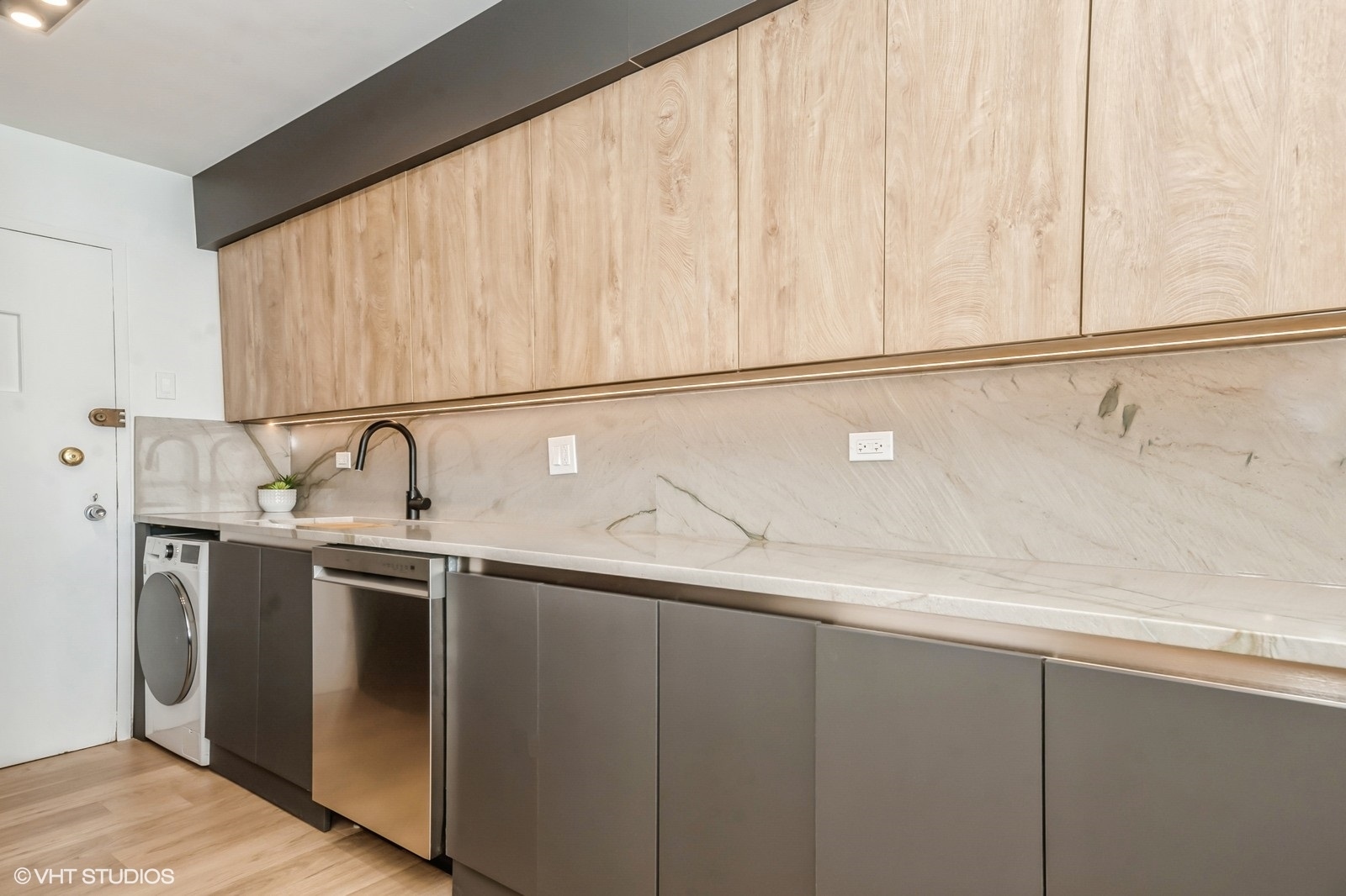 1 E Schiller Street Unit: 16B