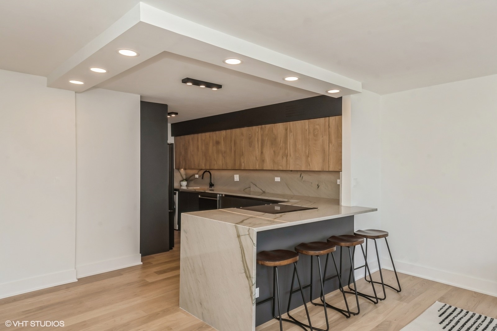 1 E Schiller Street Unit: 16B