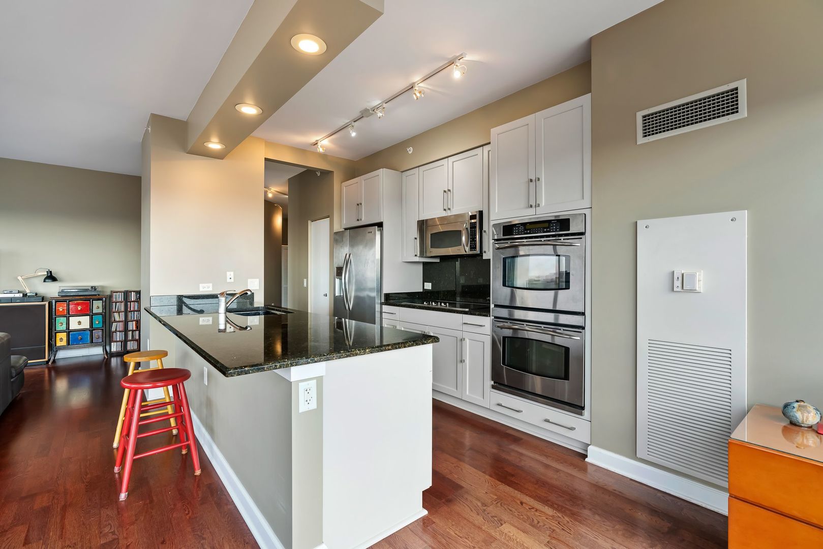 1235 S Prairie Avenue Unit: 3005