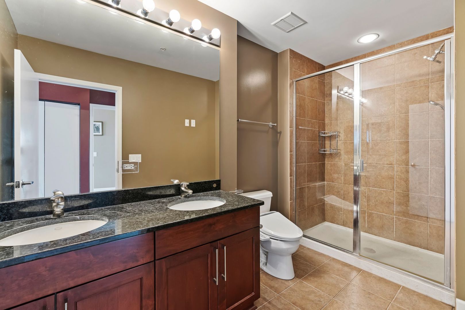 1235 S Prairie Avenue Unit: 3005