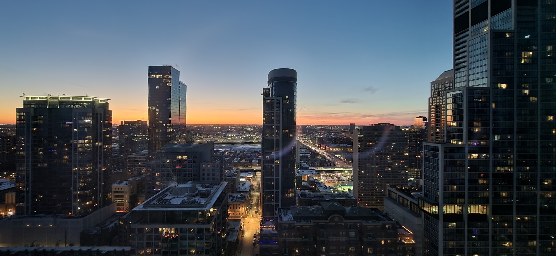 1235 S Prairie Avenue Unit: 3005