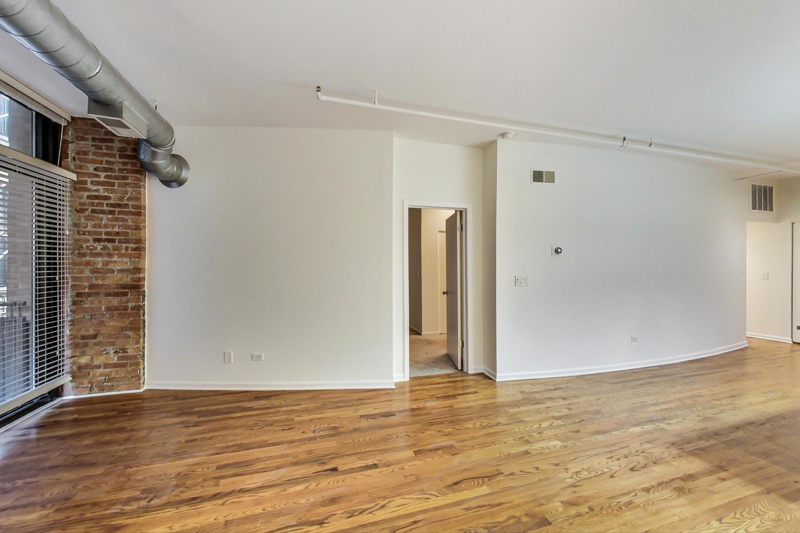 520 W Huron Street Unit: 203