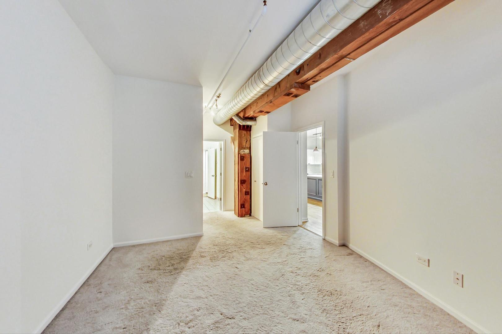 520 W Huron Street Unit: 203