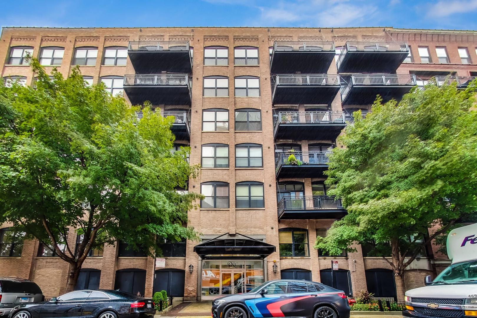 520 W Huron Street Unit: 203