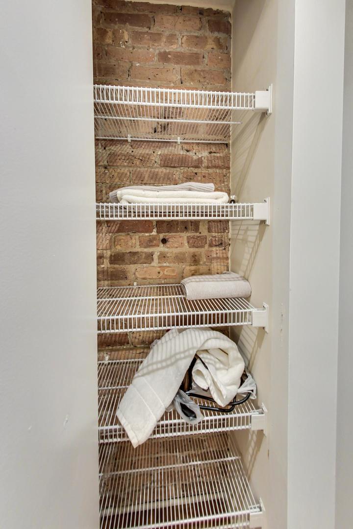 520 W Huron Street Unit: 203