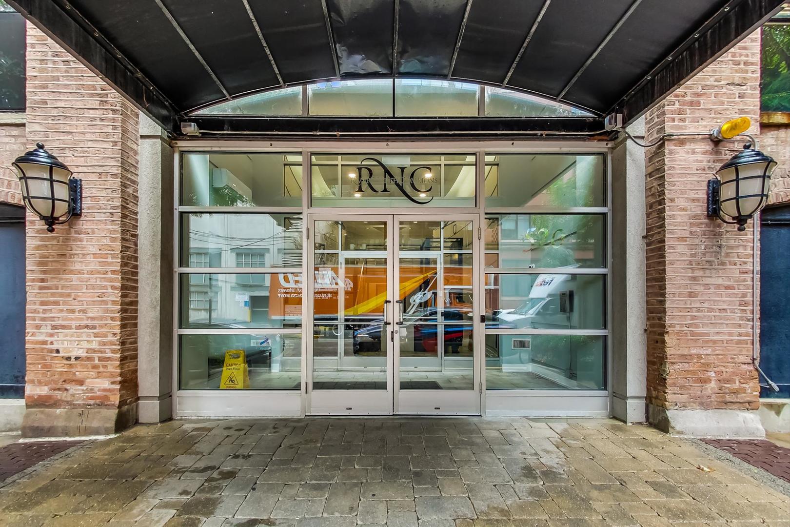 520 W Huron Street Unit: 203