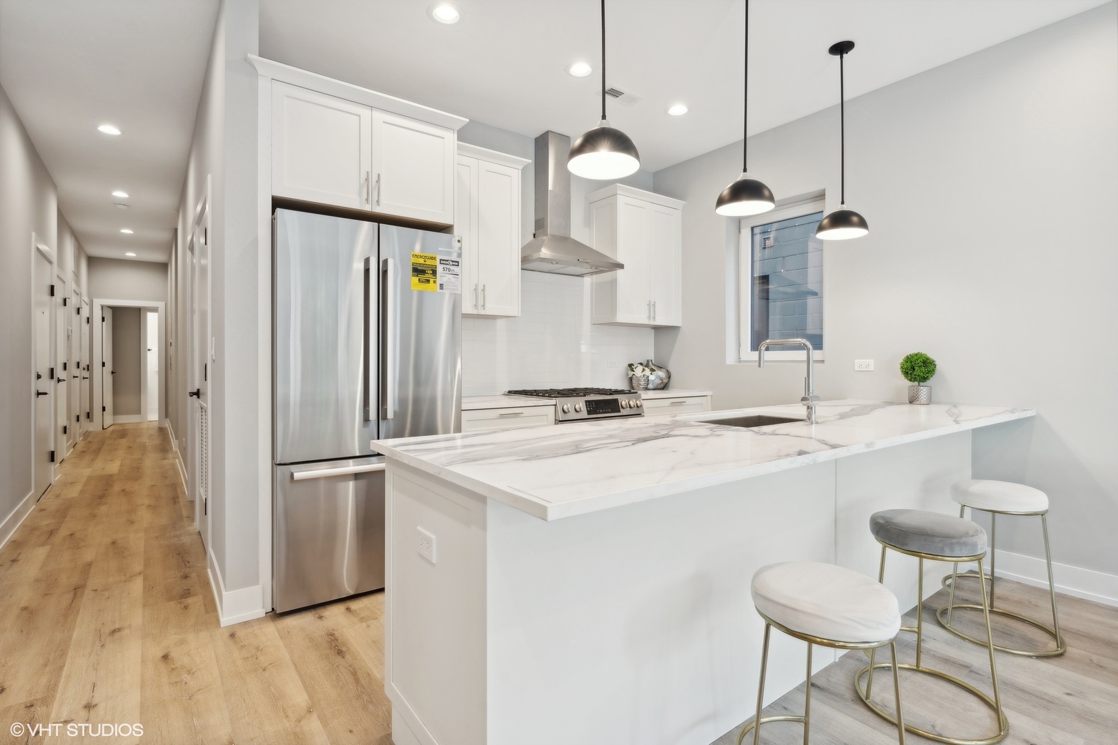 3341 N Sheffield Avenue Unit: 1S