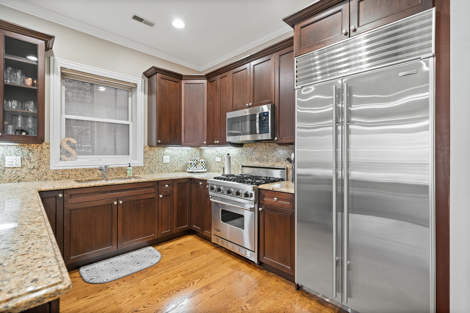 1031 W Newport Avenue Unit: 2