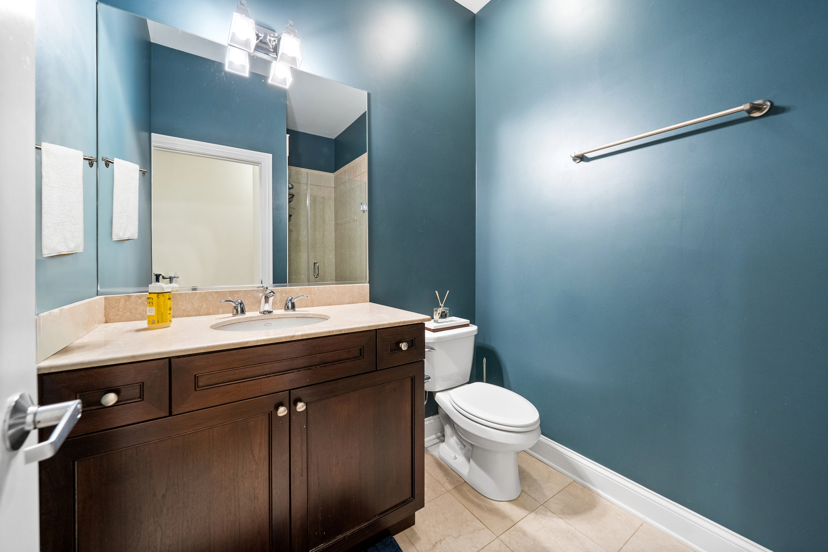 1031 W Newport Avenue Unit: 2