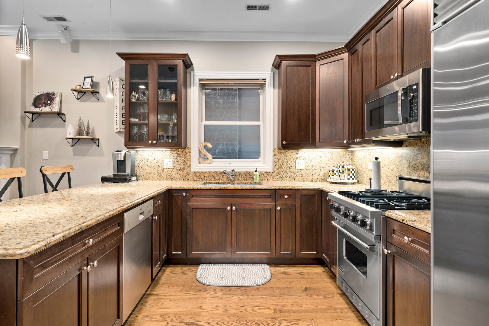 1031 W Newport Avenue Unit: 2