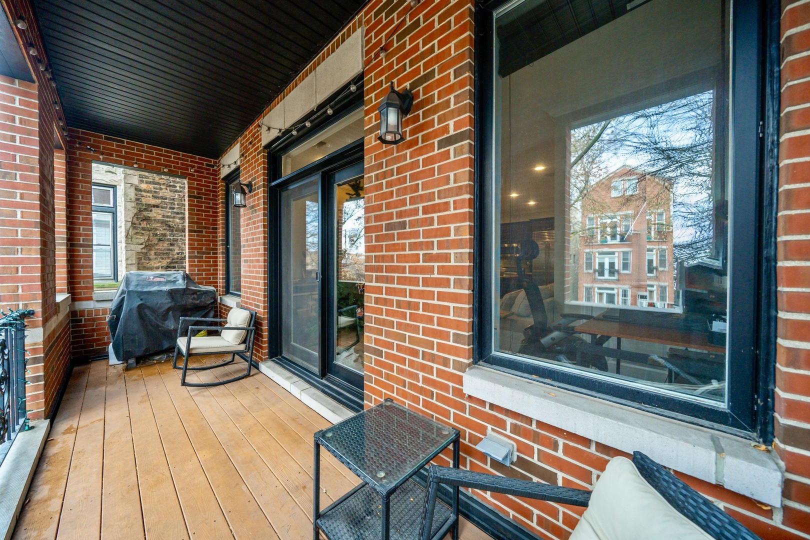 1031 W Newport Avenue Unit: 2